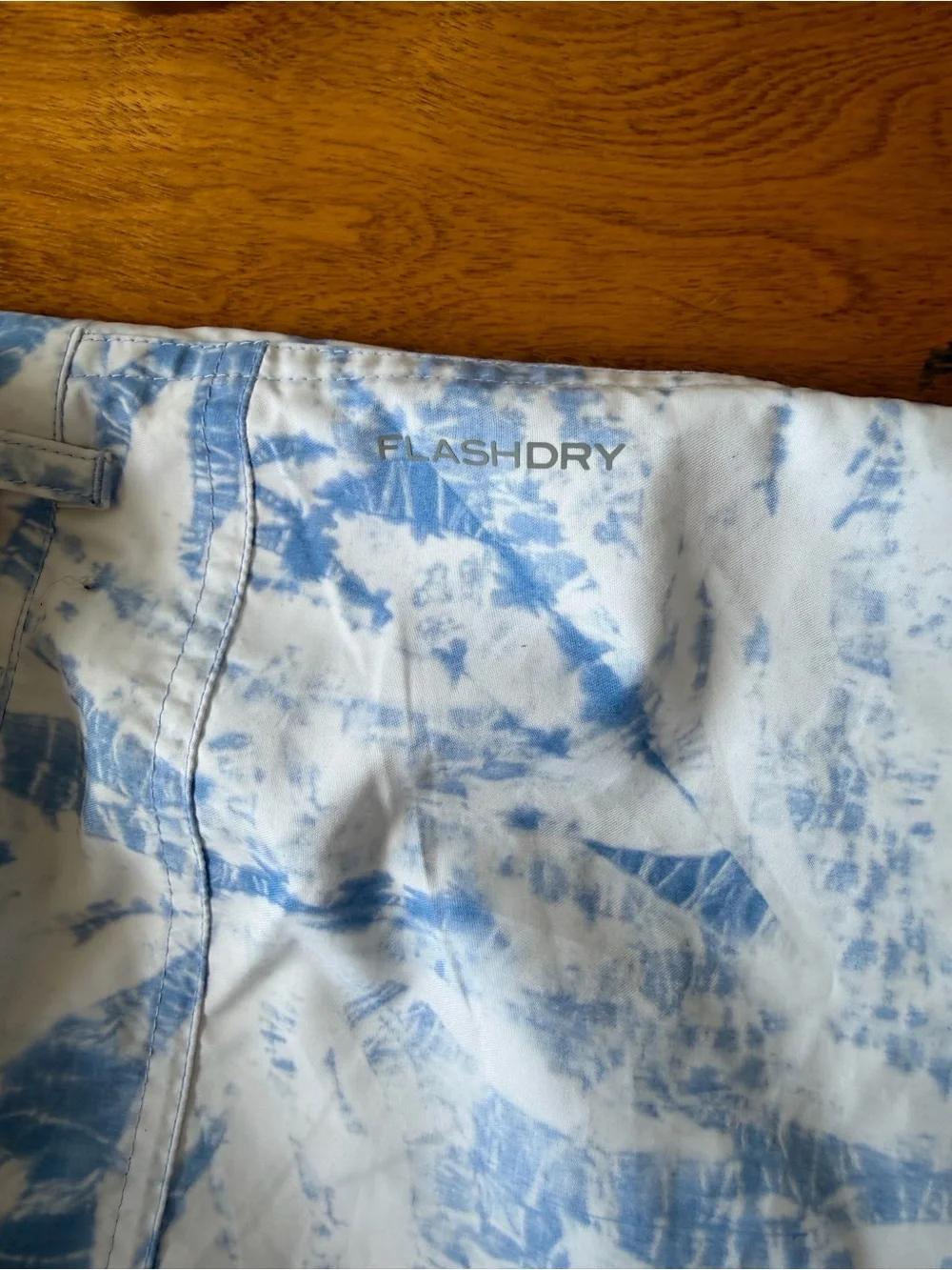The North Face girls Amphibious Tie-Dye Adjustable Shorts Size L